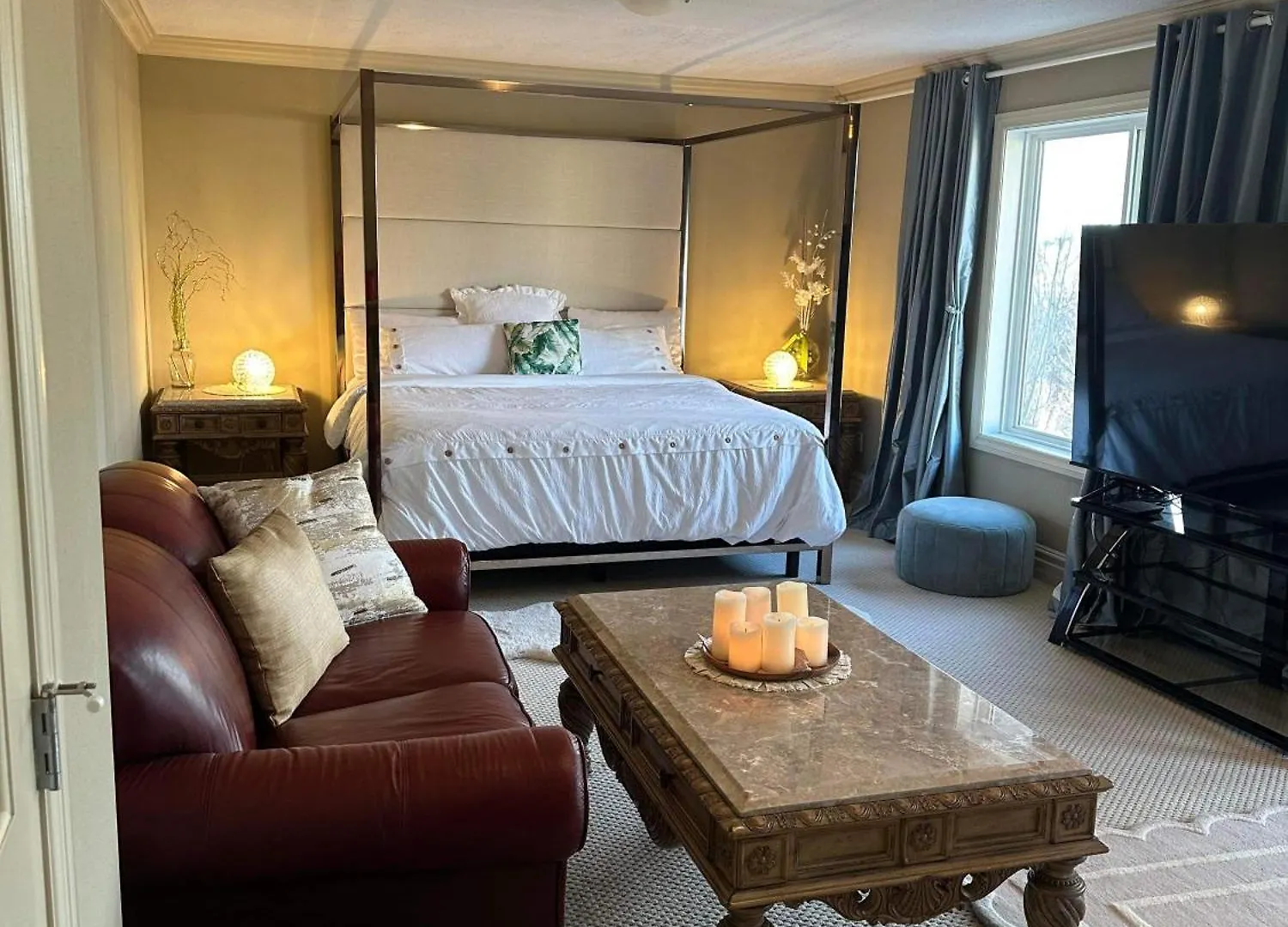 Royal Highland Livingroom Bedroom Suite Calgary 0*,  Canada